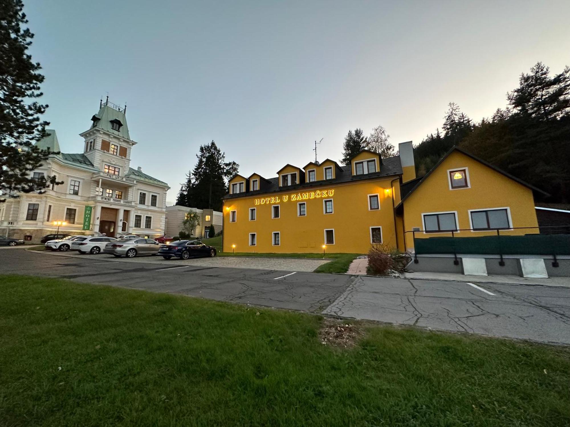 Hotel U Zamecku Cihelny Karlovy Vary Exterior photo